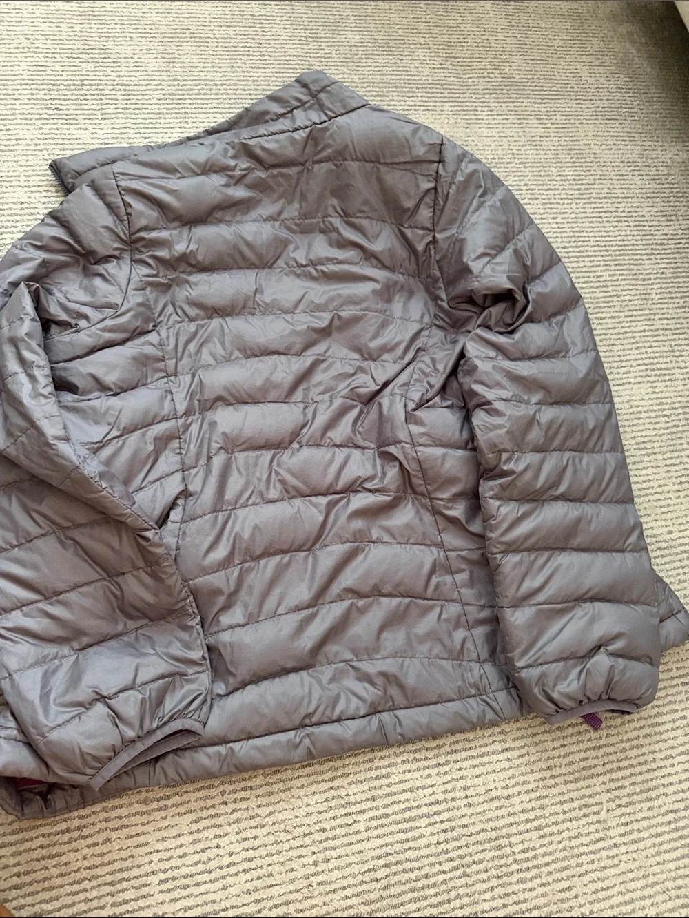 Patagoni girls size 16-18 xxl light purple/gray Puffer Jacket with Purple Trim